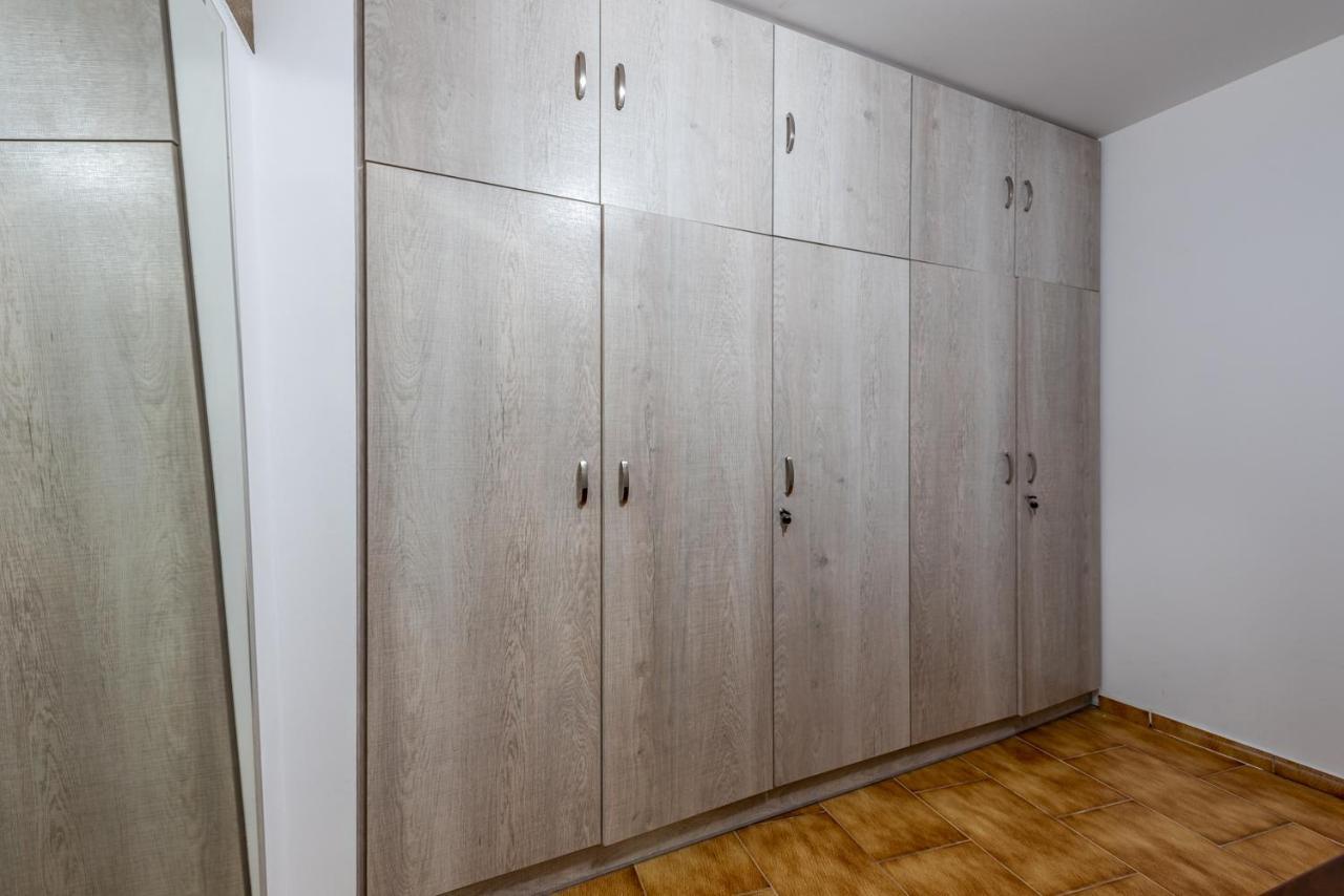 Sofaki Milos Tripití Kültér fotó